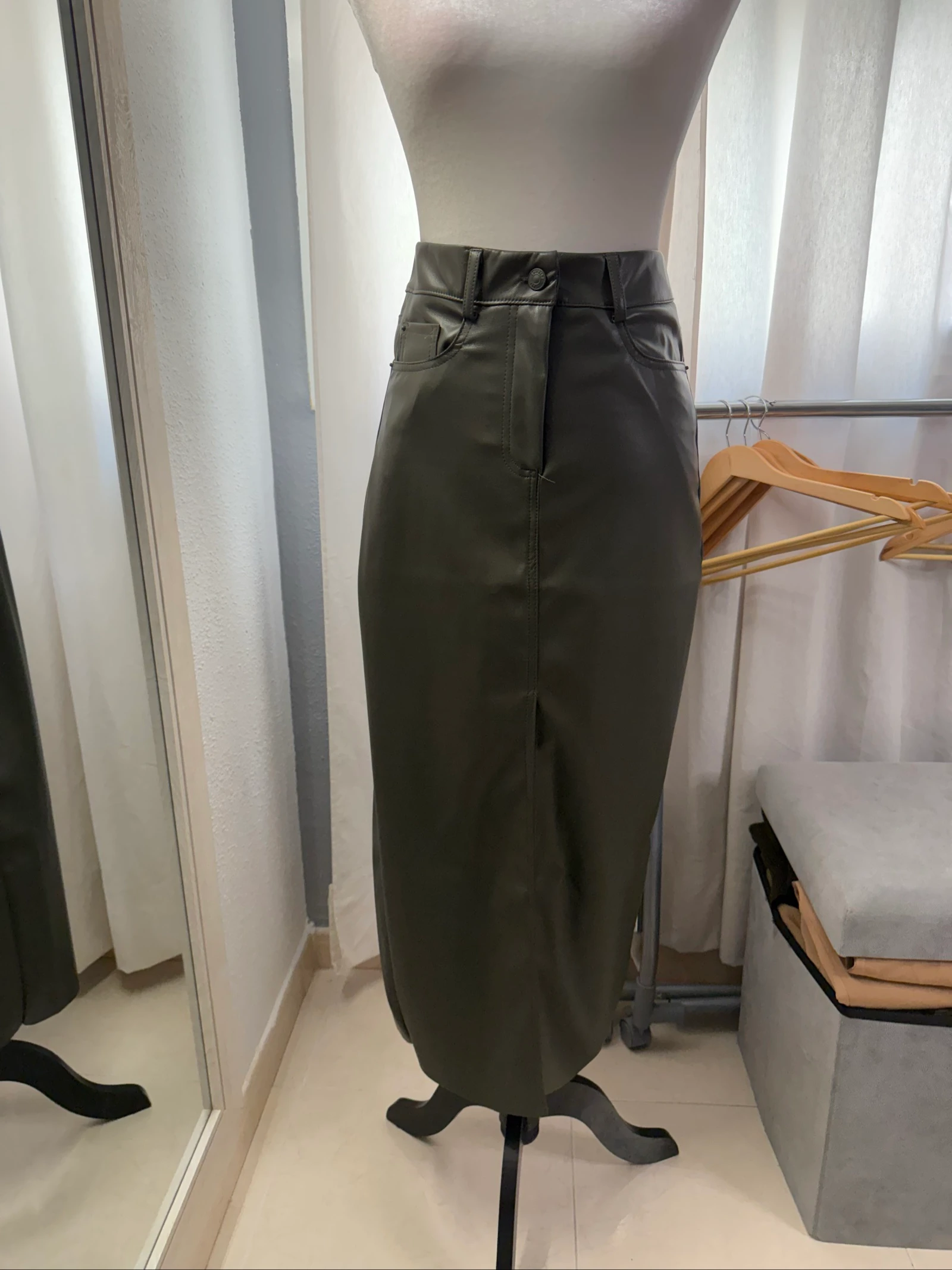 Faux leather skirt in khaki color – photo 3